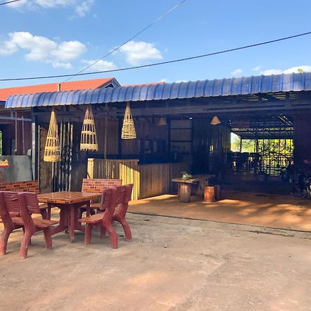 Backpacker Hostel And Jungle Trekking Banlung 外观 照片