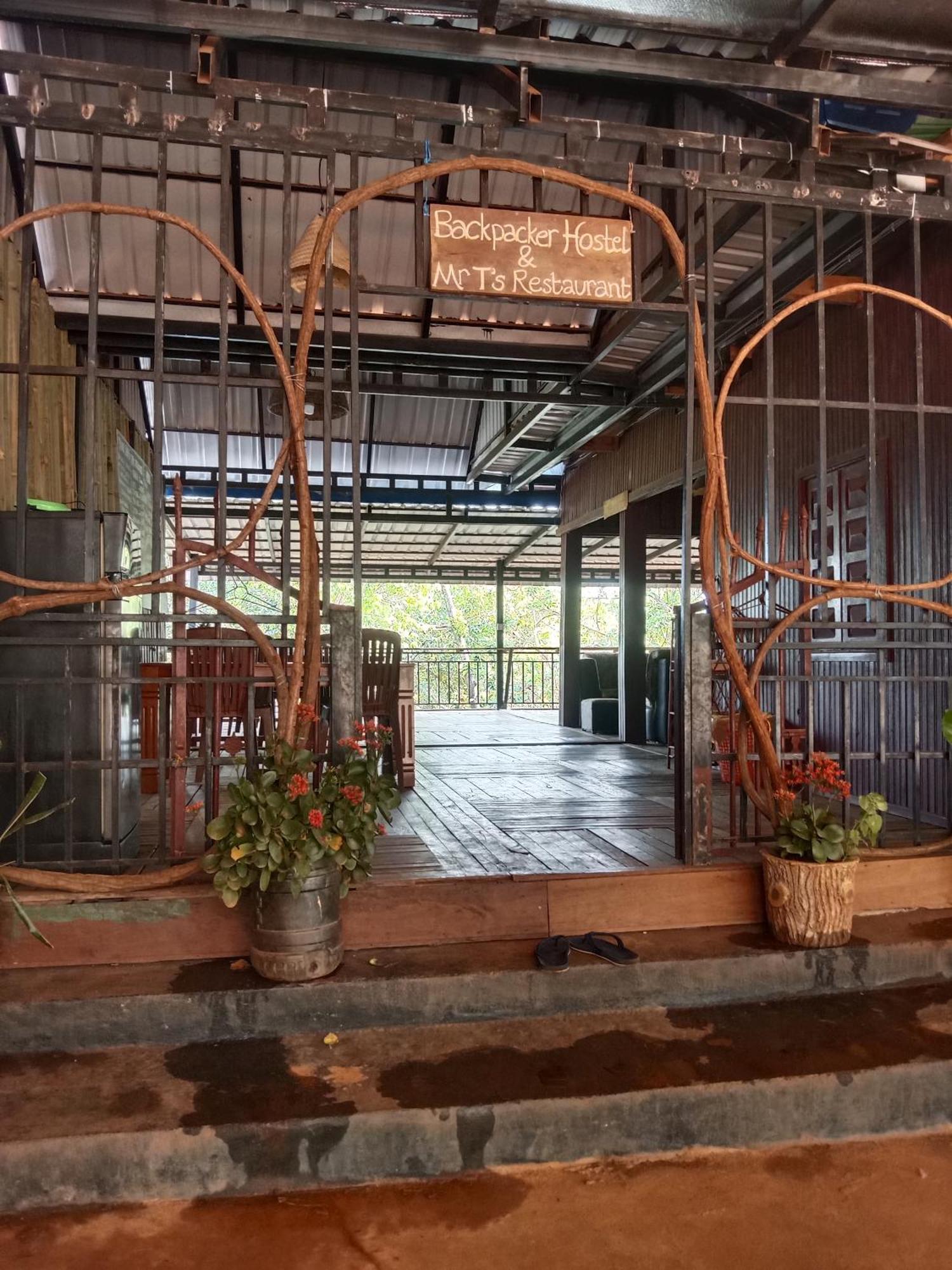 Backpacker Hostel And Jungle Trekking Banlung 外观 照片