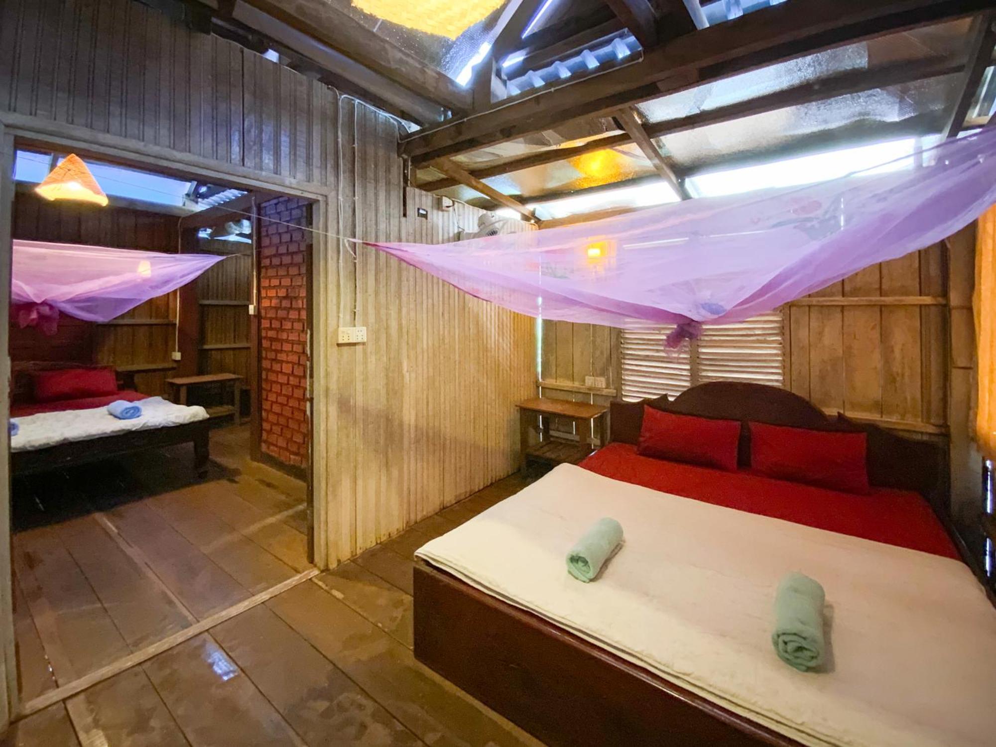Backpacker Hostel And Jungle Trekking Banlung 外观 照片