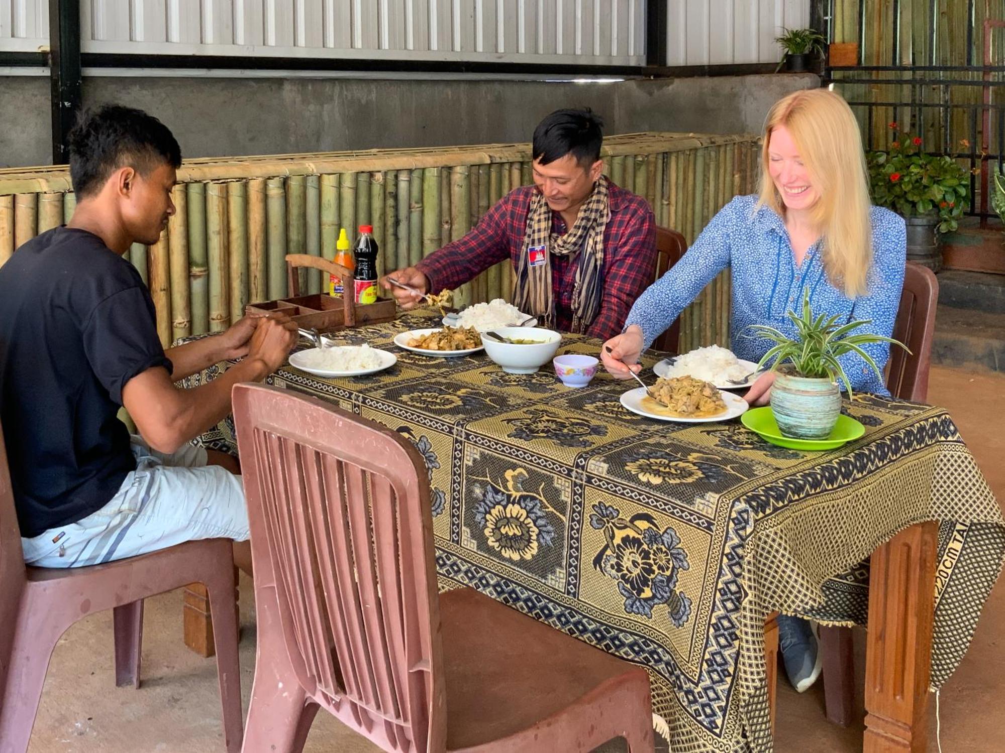 Backpacker Hostel And Jungle Trekking Banlung 外观 照片