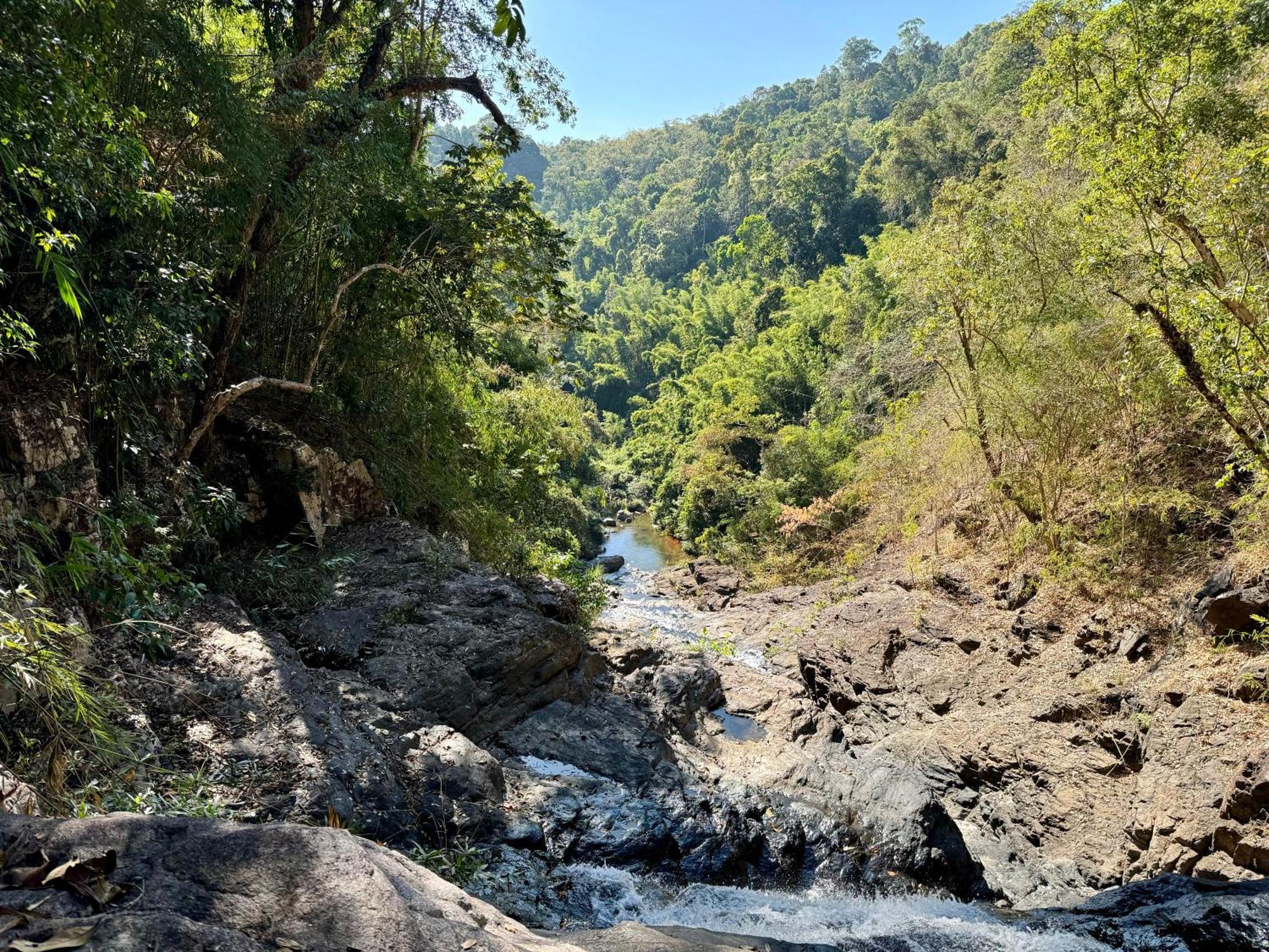 Backpacker Hostel And Jungle Trekking Banlung 外观 照片
