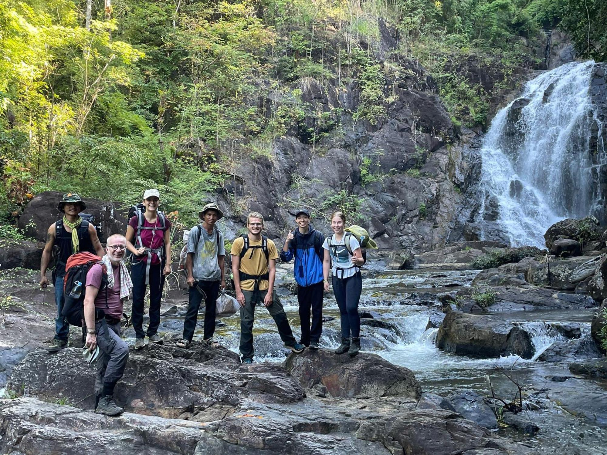 Backpacker Hostel And Jungle Trekking Banlung 外观 照片