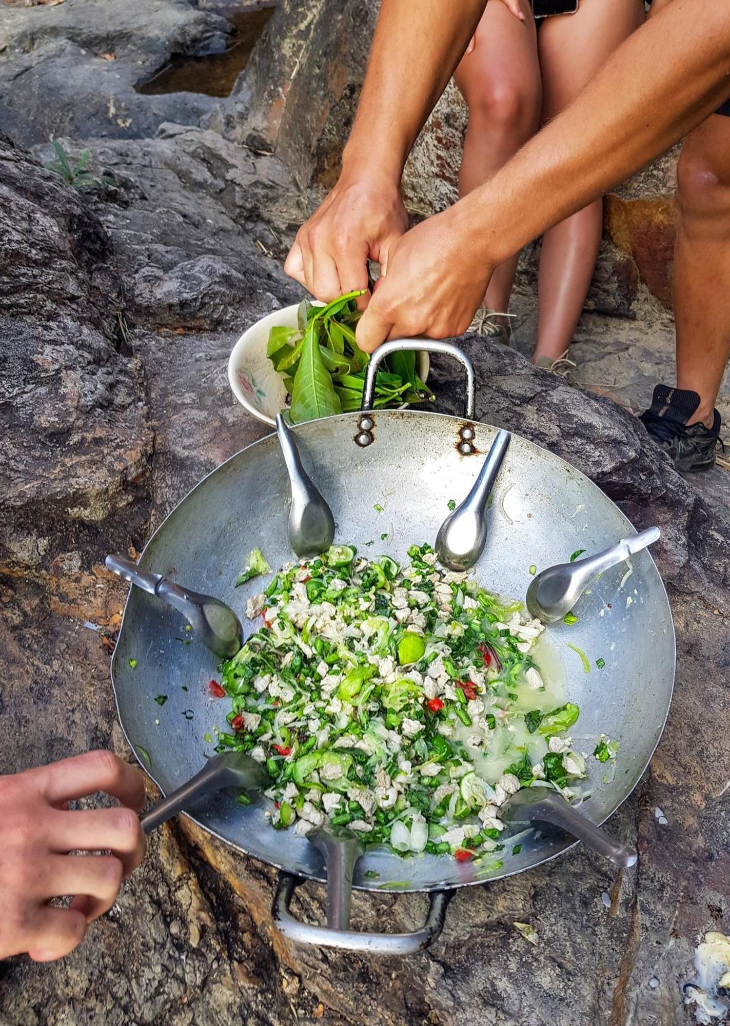 Backpacker Hostel And Jungle Trekking Banlung 外观 照片