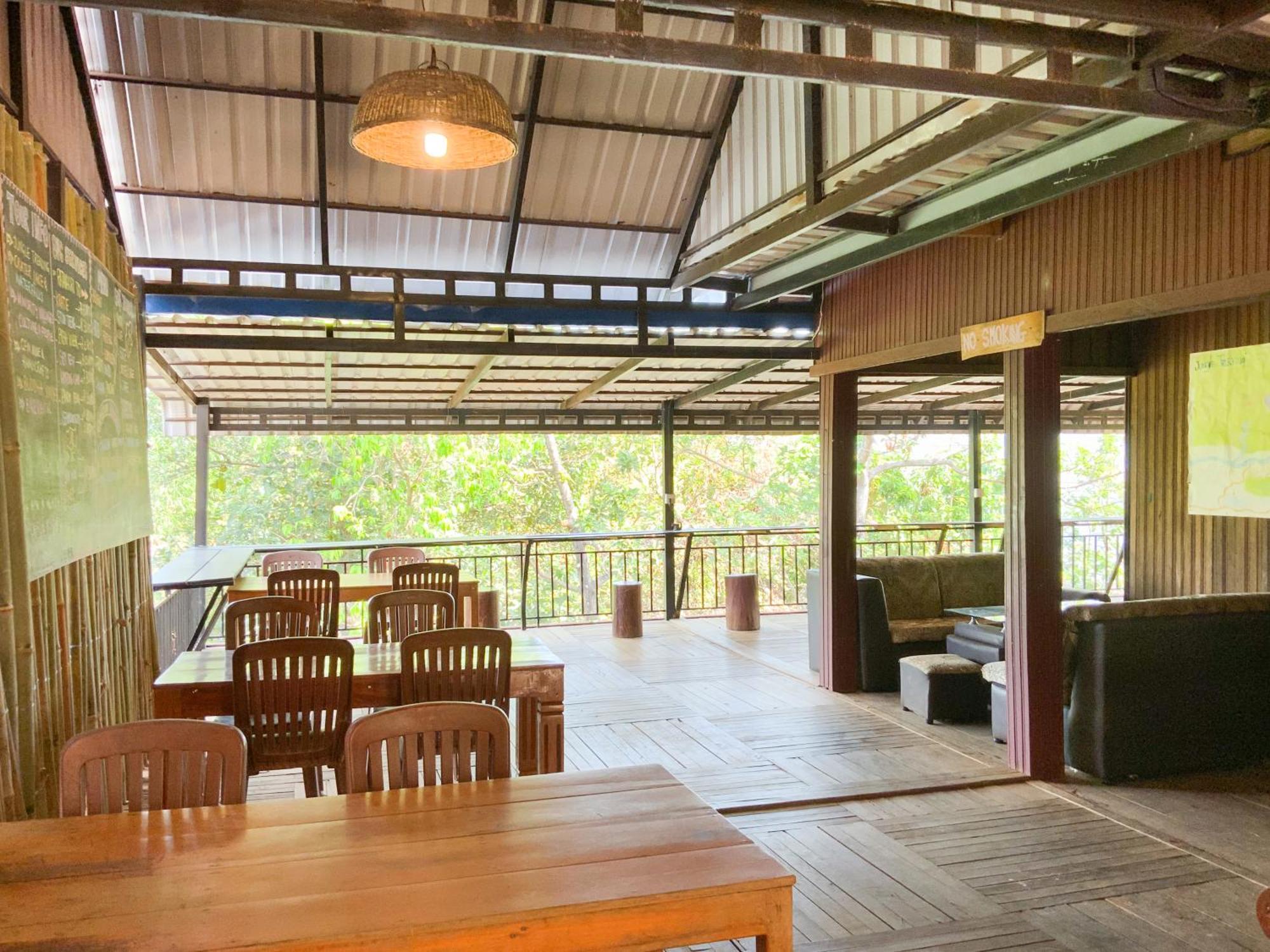 Backpacker Hostel And Jungle Trekking Banlung 外观 照片
