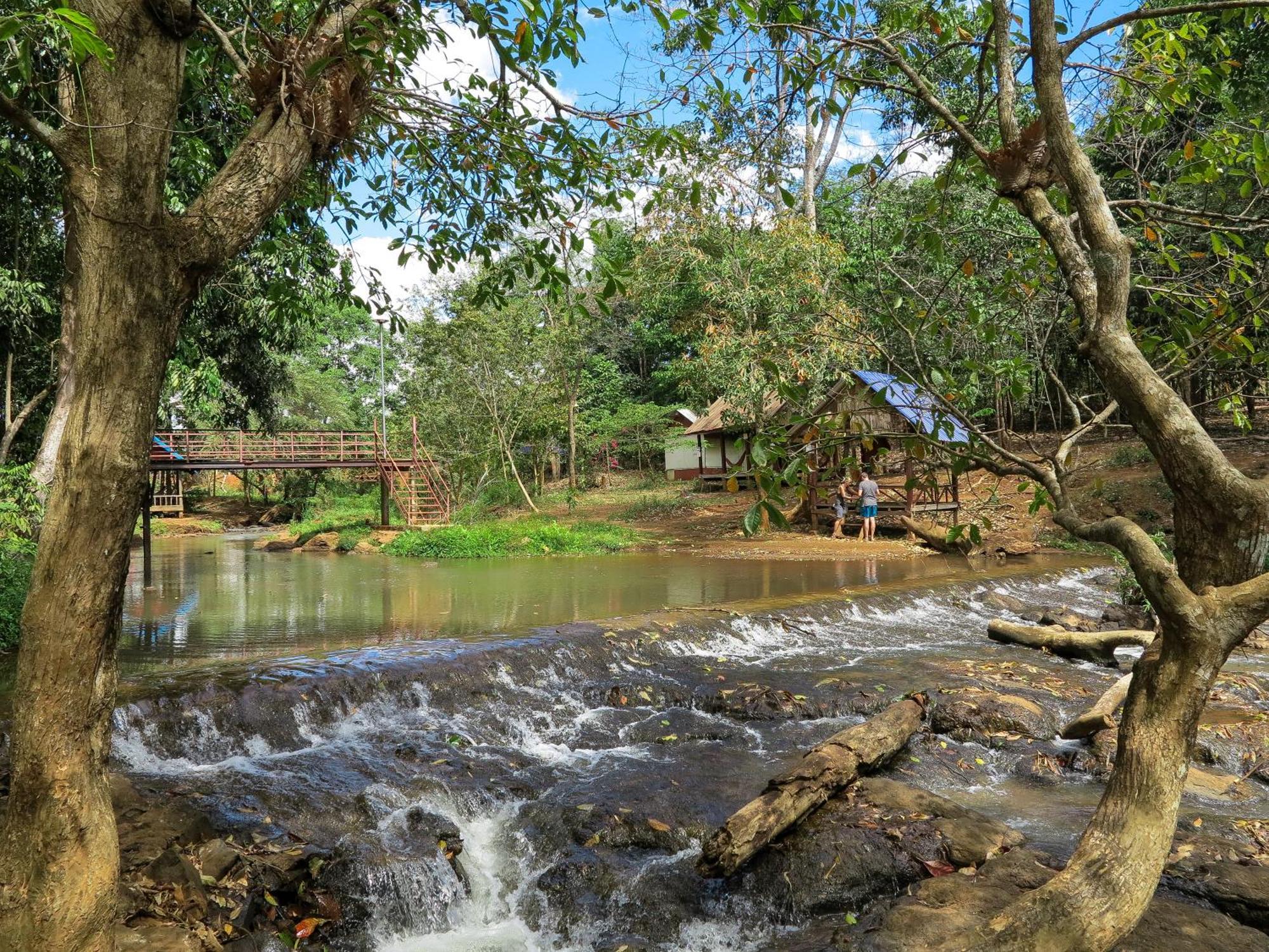 Backpacker Hostel And Jungle Trekking Banlung 外观 照片